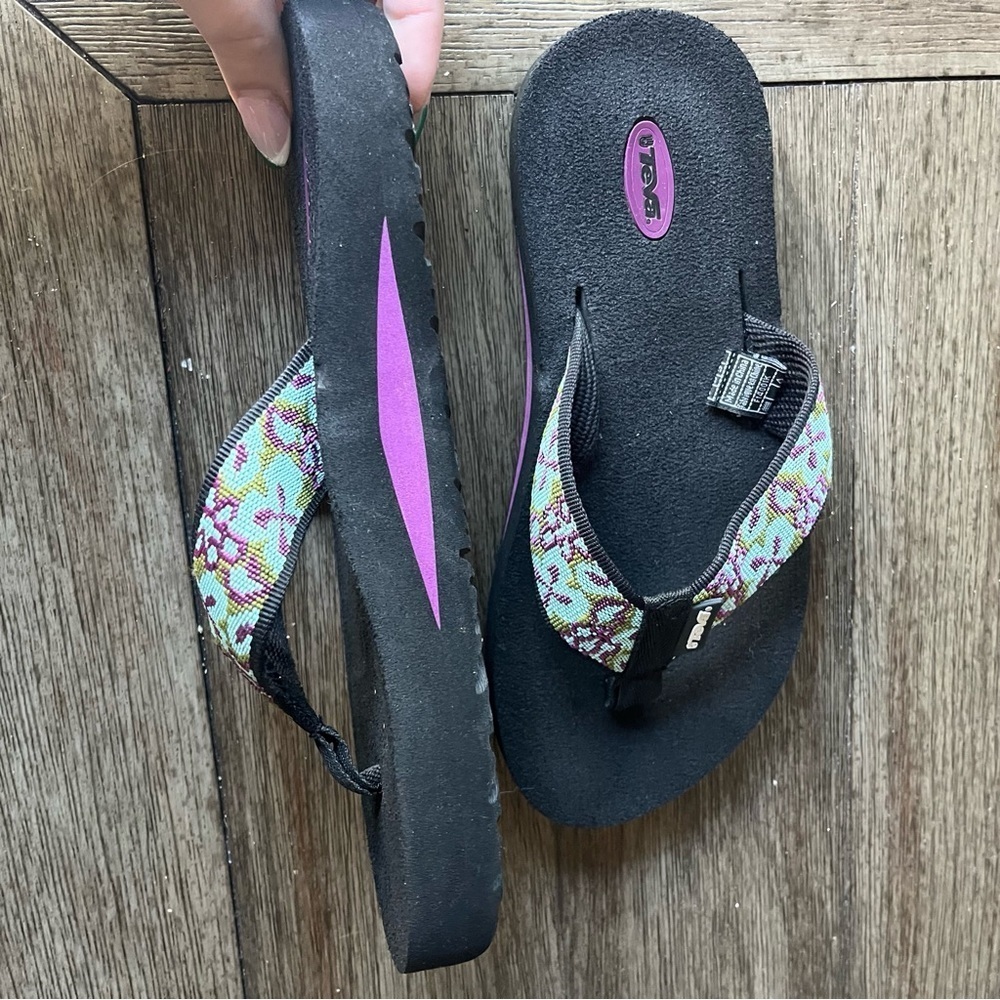 Teva floral black flip flops - Picture 4 of 7